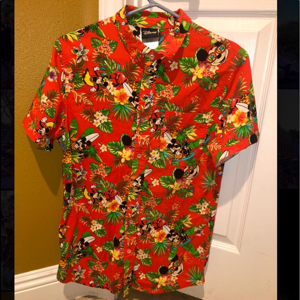 Men’s Disney Hawaiian Mickey Mouse Button Up Shirt